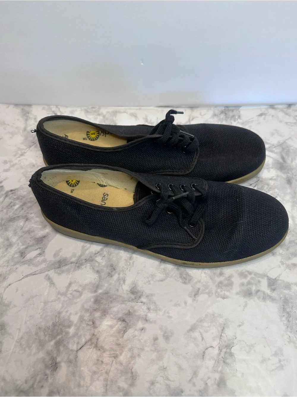 Sand & Sun “Winos”Black Canvas Lace Up Sneakers Gum Sole Casual Shoes size 7.5